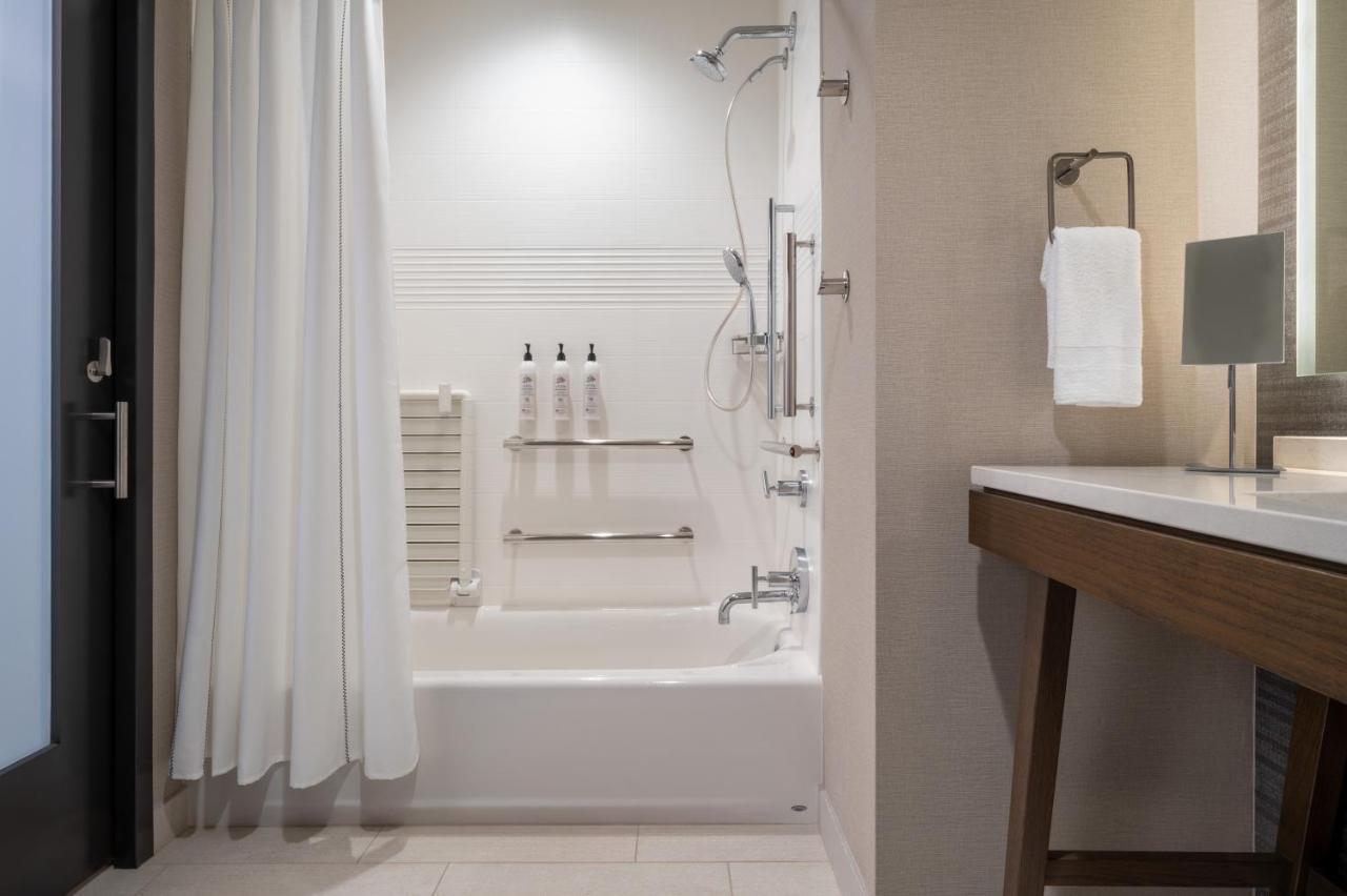 Delta Hotels By Marriott Wichita Falls Convention Center المظهر الخارجي الصورة