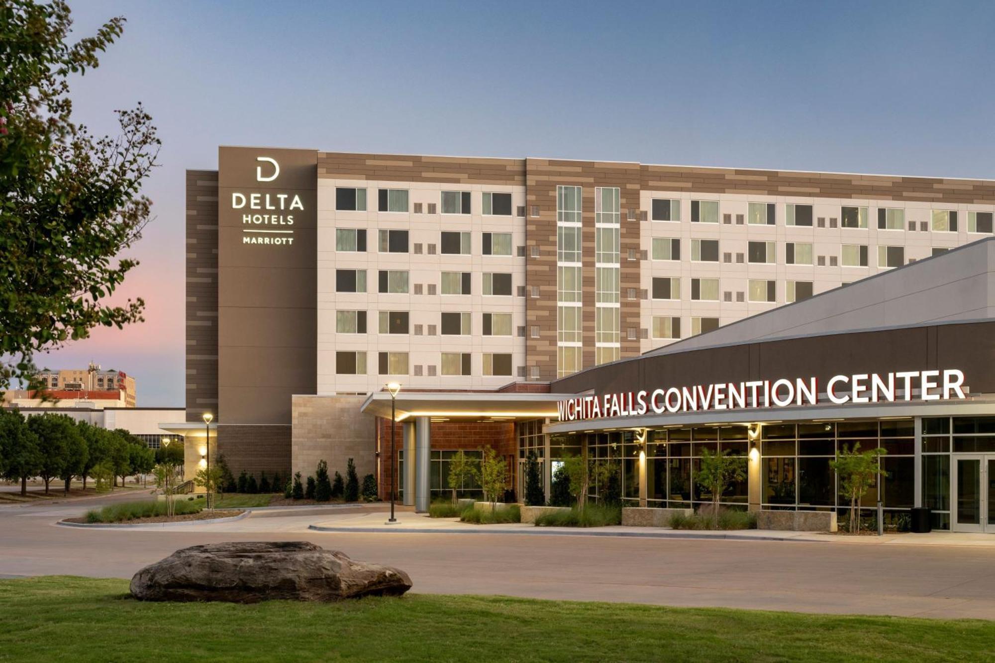 Delta Hotels By Marriott Wichita Falls Convention Center المظهر الخارجي الصورة