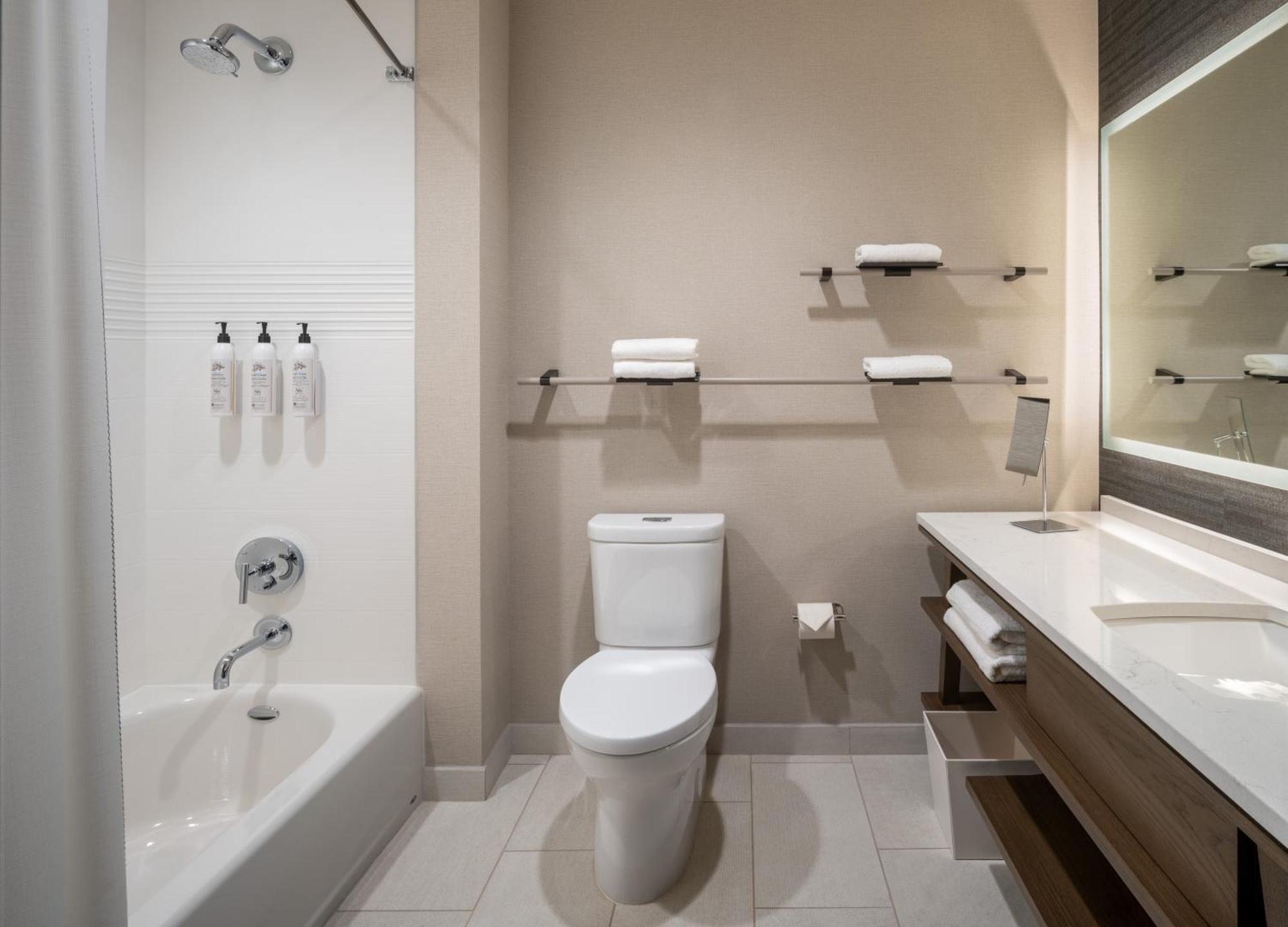 Delta Hotels By Marriott Wichita Falls Convention Center المظهر الخارجي الصورة